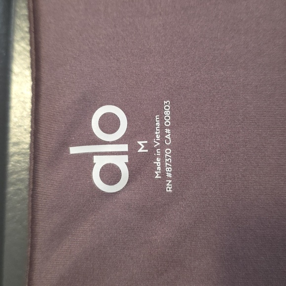 ALO Yoga  Ribbed Crop Top - Picture 3 of 8